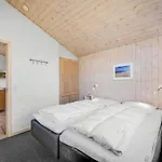 Aurore - 700m From The Sea By Interhome *