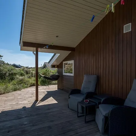 Aurore - 700m From The Sea By Interhome