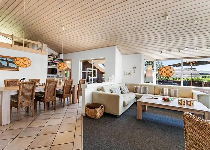 Aurore - 700m From The Sea By Interhome Nyaraló *